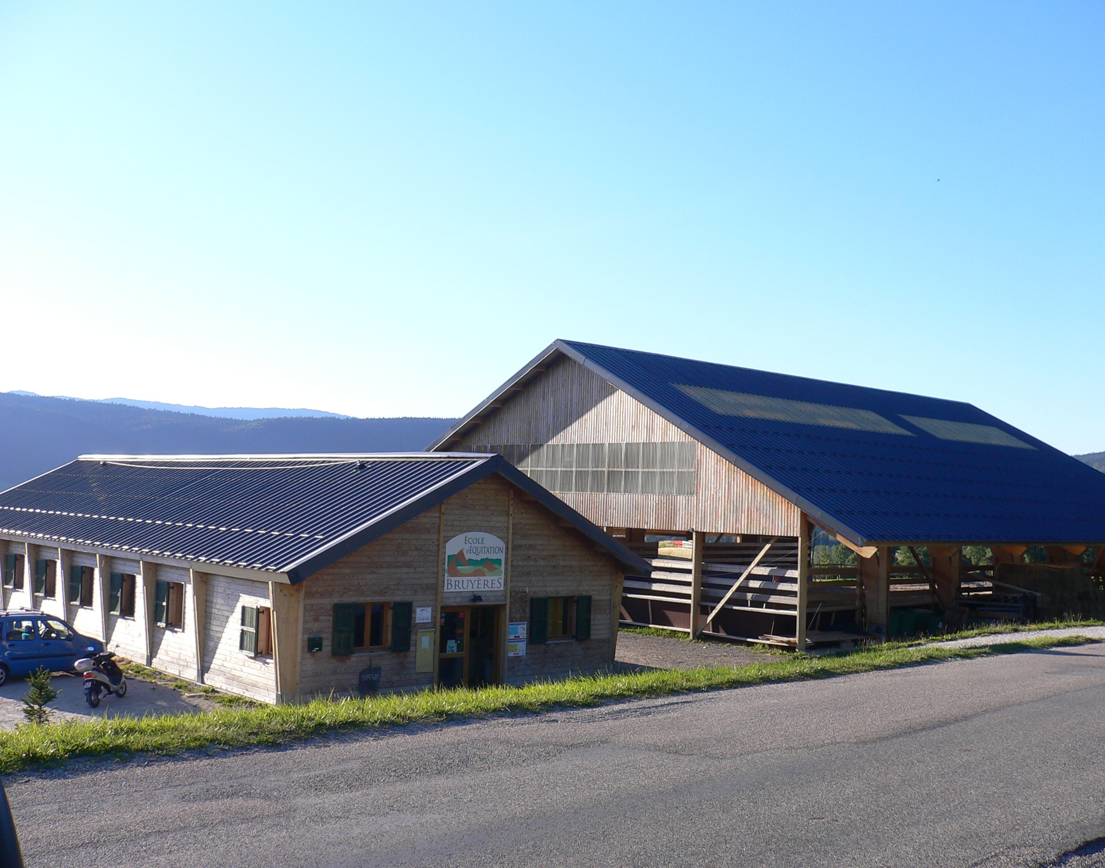 La mini ferme avec les poneys miniatures au Haras du Vercors